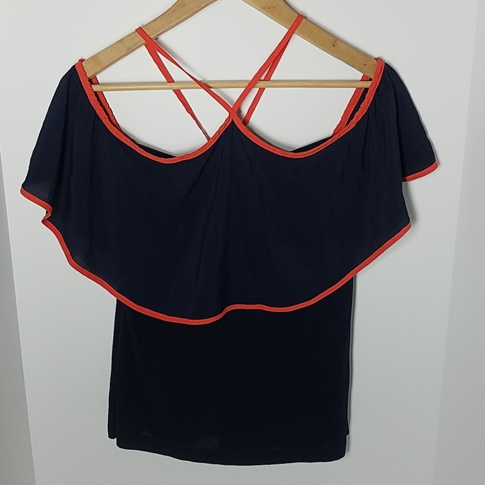 🎀 Navy blue and red cold shoulder top